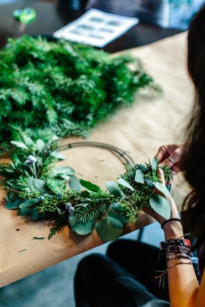 Image for event: Winter Wreath Making with Creativebug